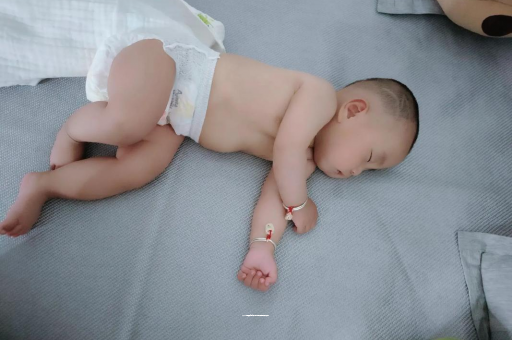 瓦房店三个月宝宝抬头不稳